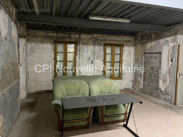 Appartement 475 m² à Jarnac  - photo 3