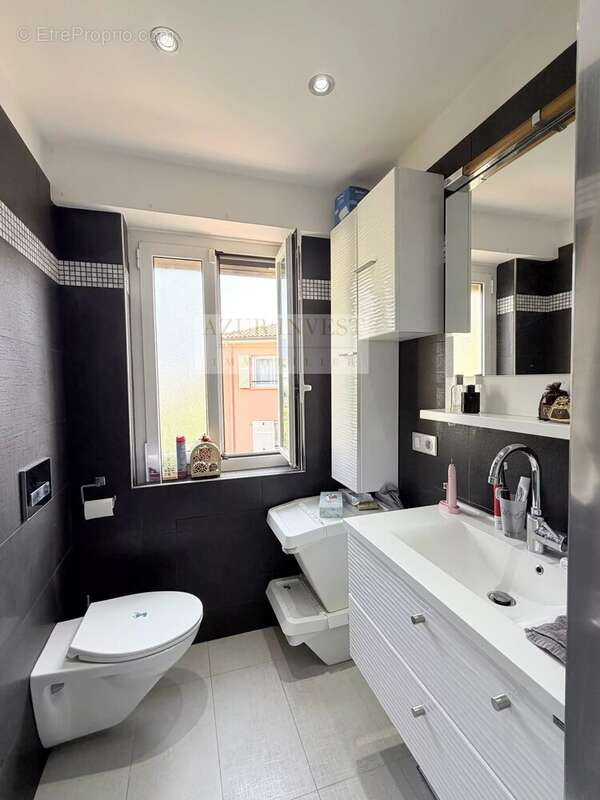 Appartement à ROQUEBRUNE-CAP-MARTIN