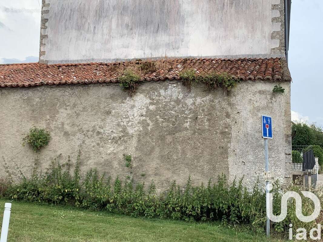 Photo 4 - Parking à SAINT-DENIS-LA-CHEVASSE
