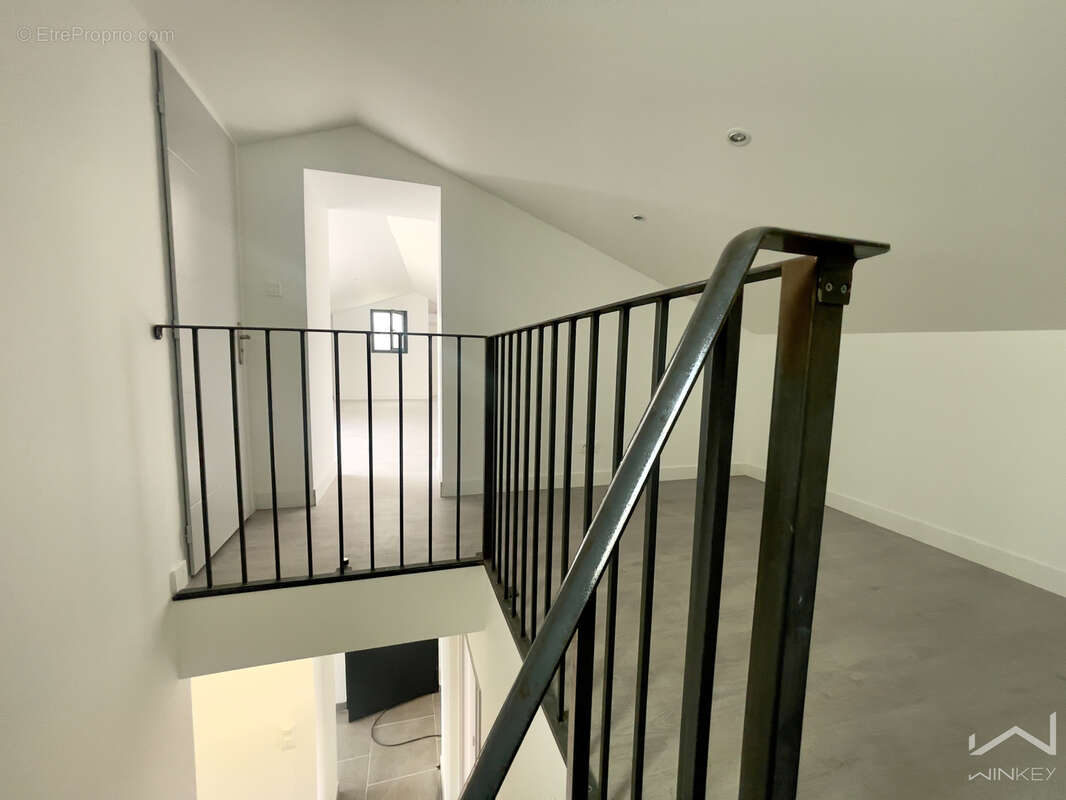 Appartement à SAINTE-CECILE-LES-VIGNES