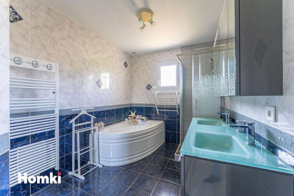 Maison à SAINT-QUENTIN-DE-BARON