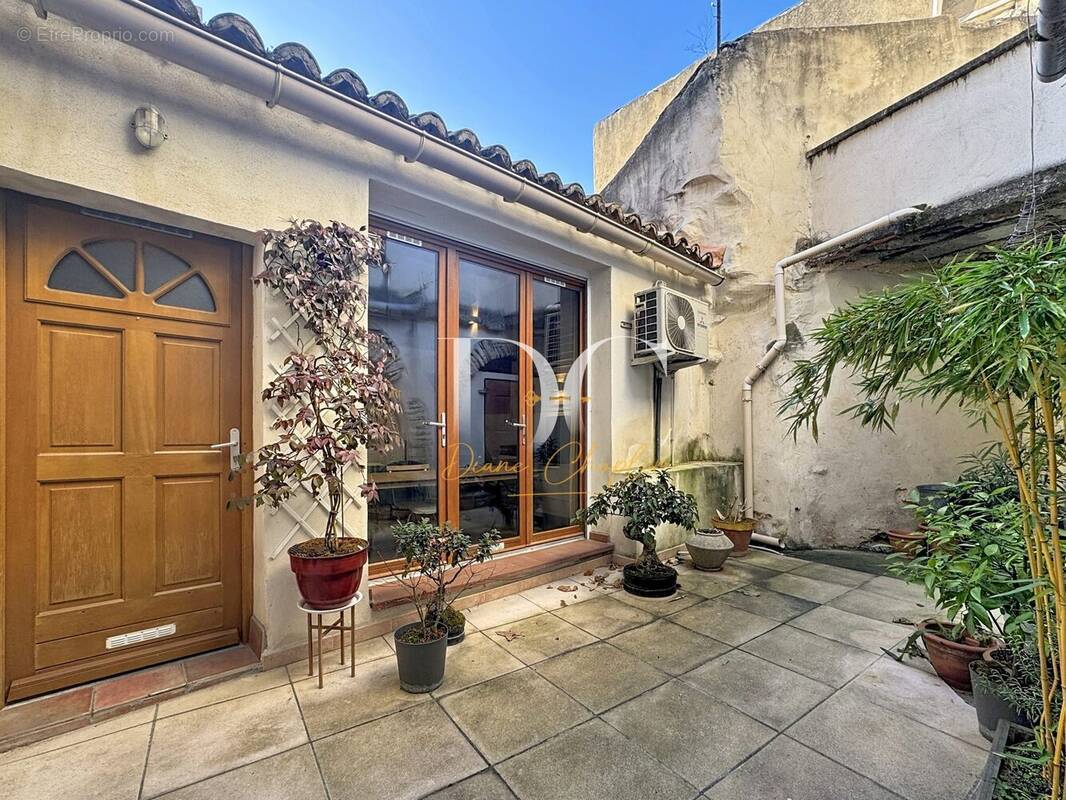 Appartement à L'ISLE-SUR-LA-SORGUE