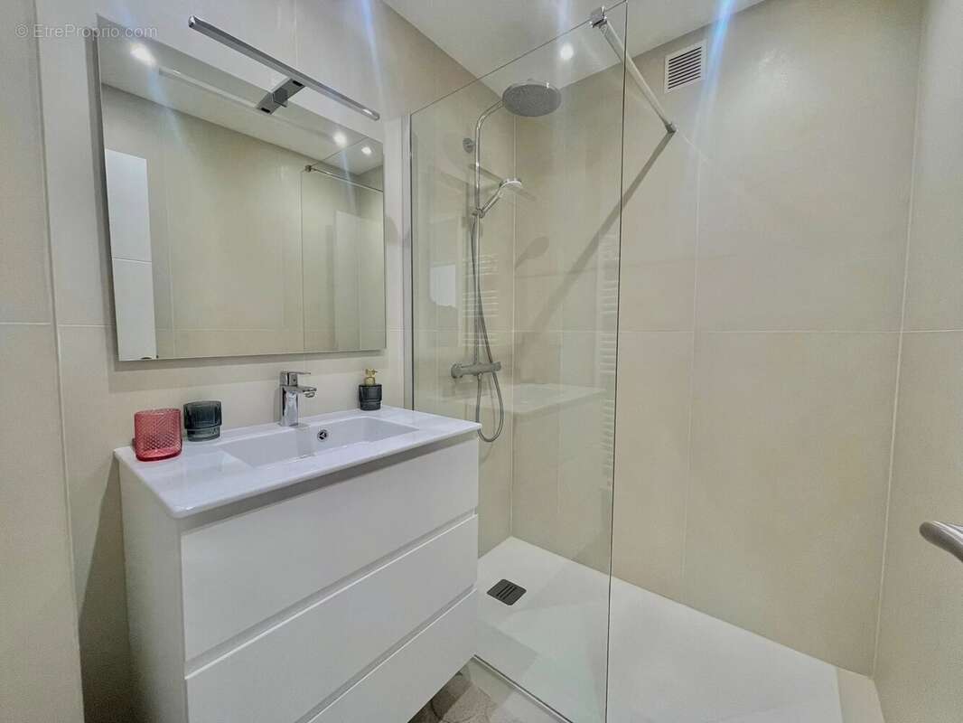 Appartement à LE CANNET