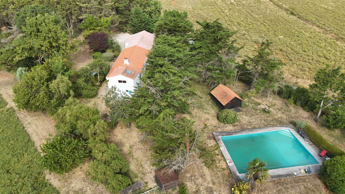 Maison à BEAUVOIR-SUR-MER