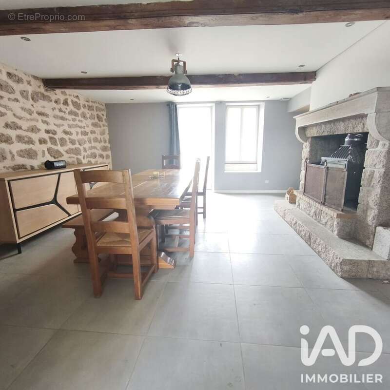 Photo 8 - Maison à LA ROCHE-EN-BRENIL