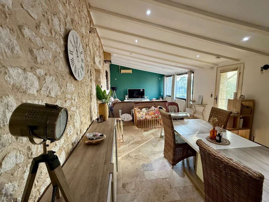 Maison à ROUFFIGNAC-DE-SIGOULES