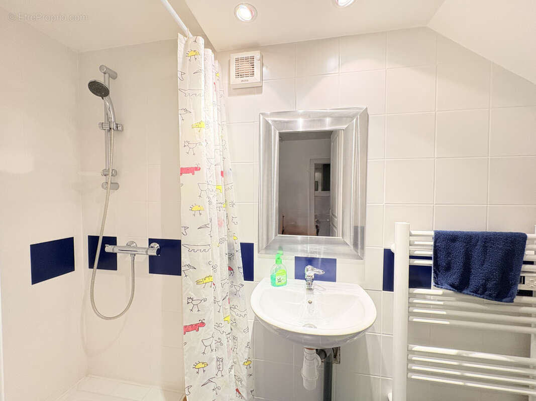 Maison à CHENNEVIERES-SUR-MARNE