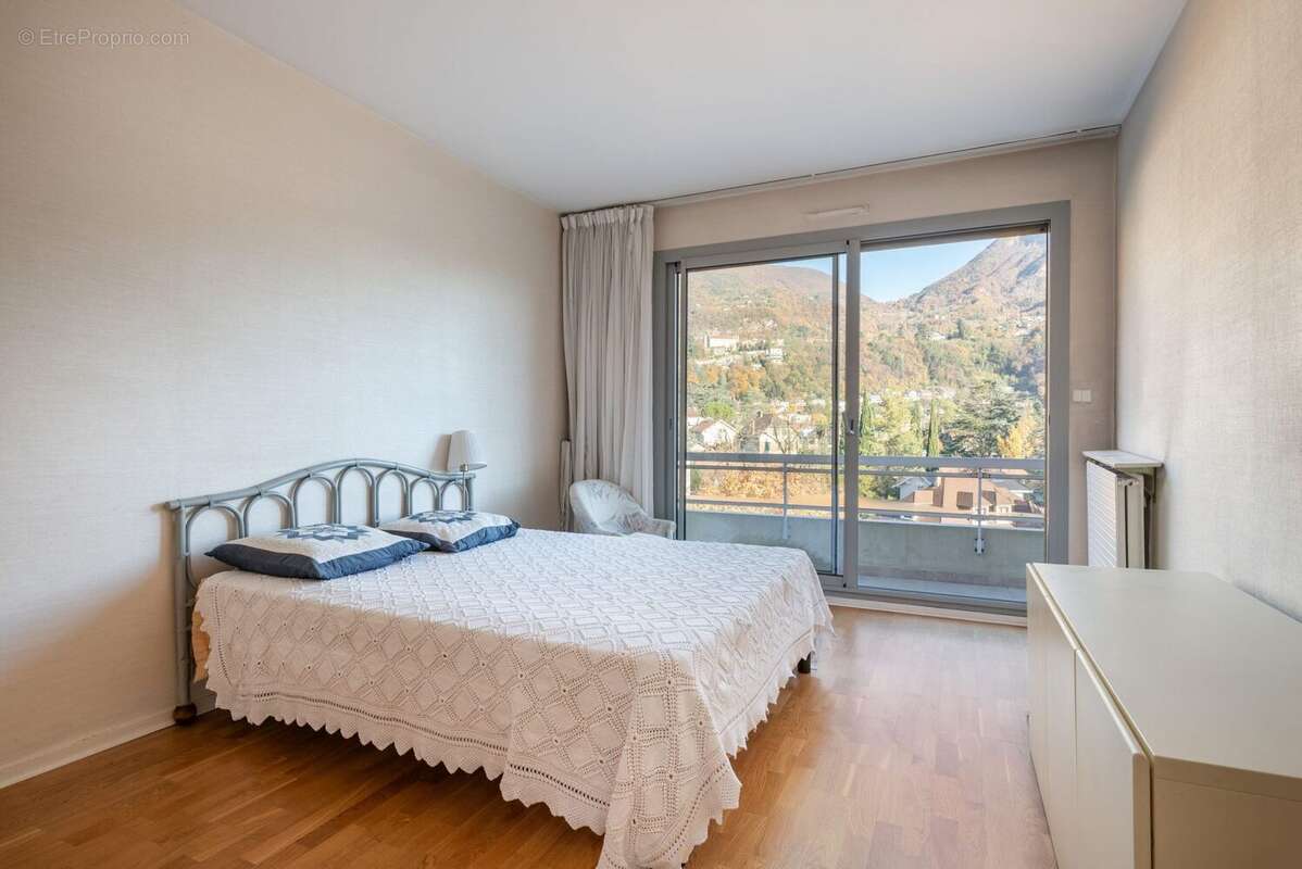 Appartement à MEYLAN