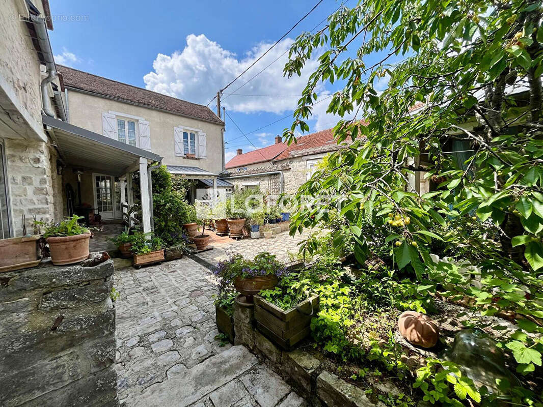 Propriété ancienne 7 pièce(s) 234.25 m2 - photo 15