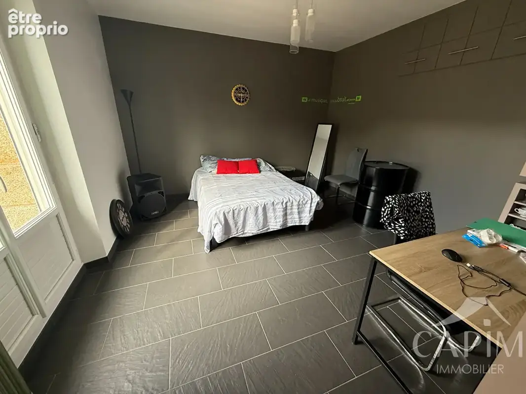 Appartement  HYPER CENTRE Fougeres 3 pièce(s) 82.86 m2- 2 Chambres- Rangements- Balcon-Cave- Grenier- Place de parking possible - photo 8