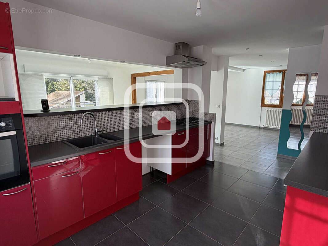 Maison à VAILLY-SUR-AISNE