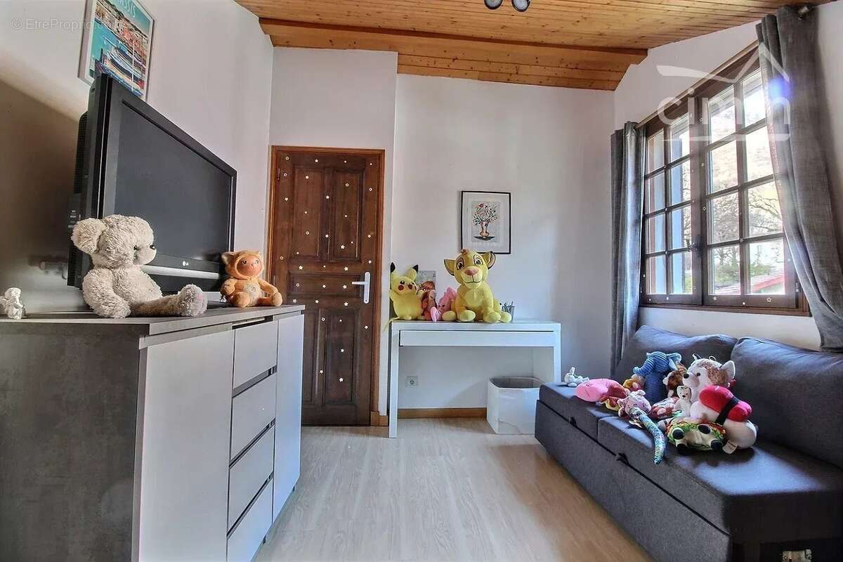 Maison à SAINT-VINCENT-DE-MERCUZE