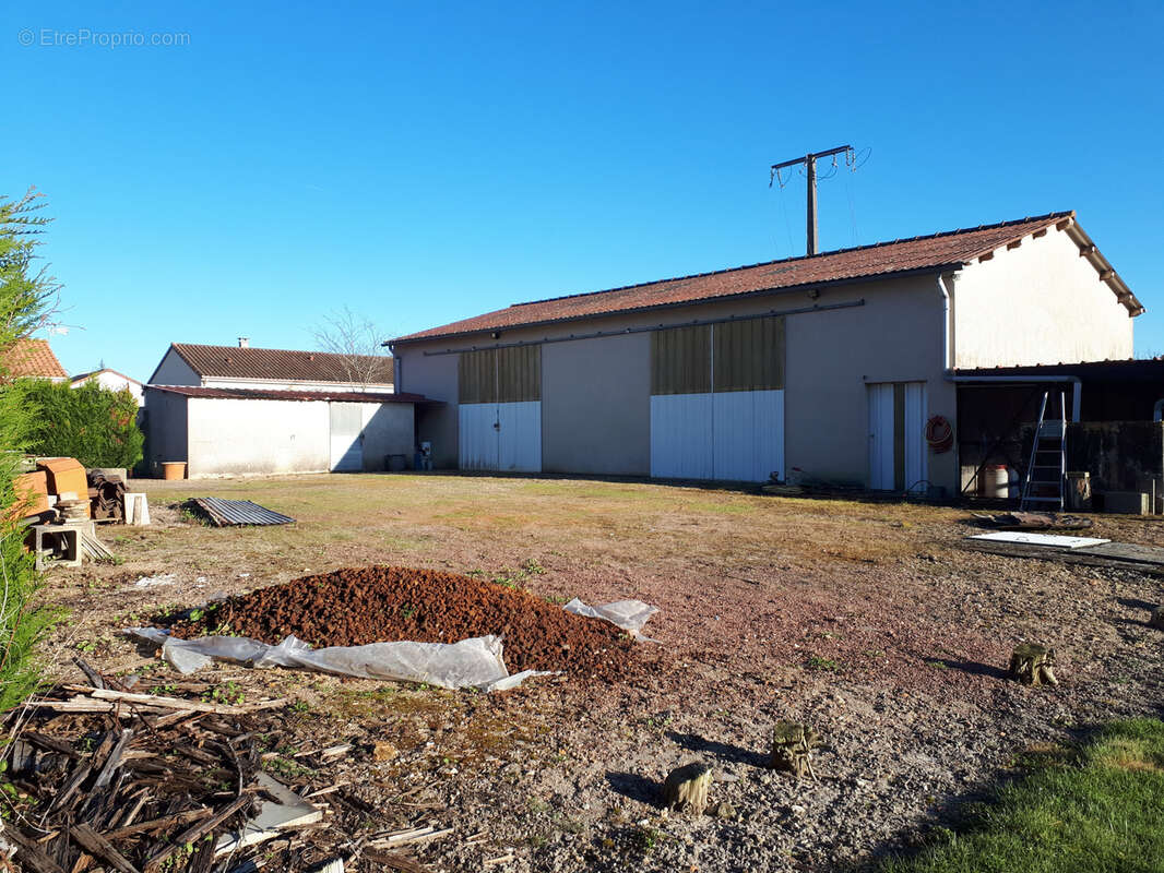 Maison à LES ORMES