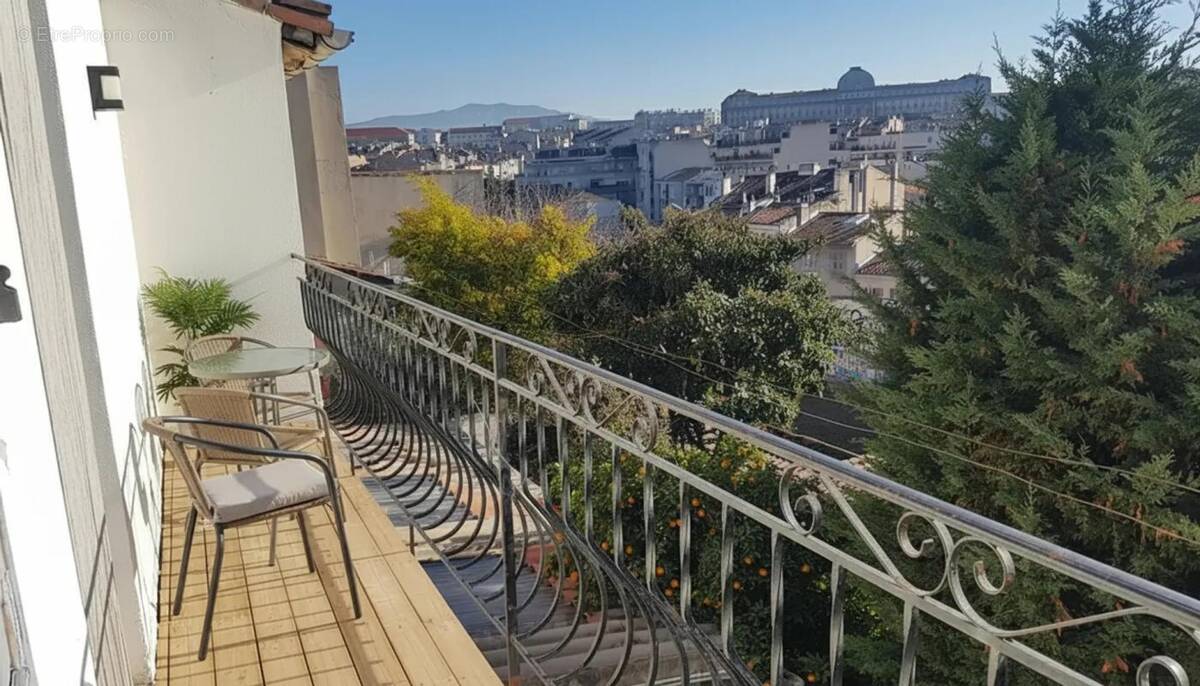 Appartement à MARSEILLE-3E