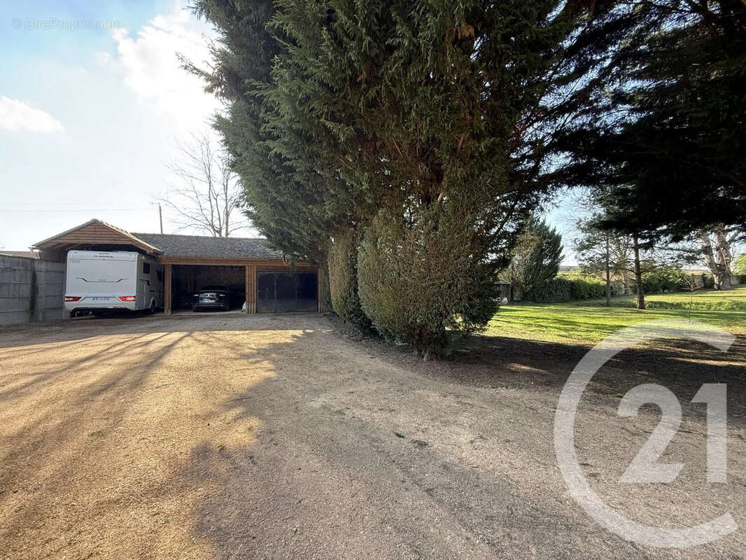 Maison à VILLENEUVE-SUR-ALLIER