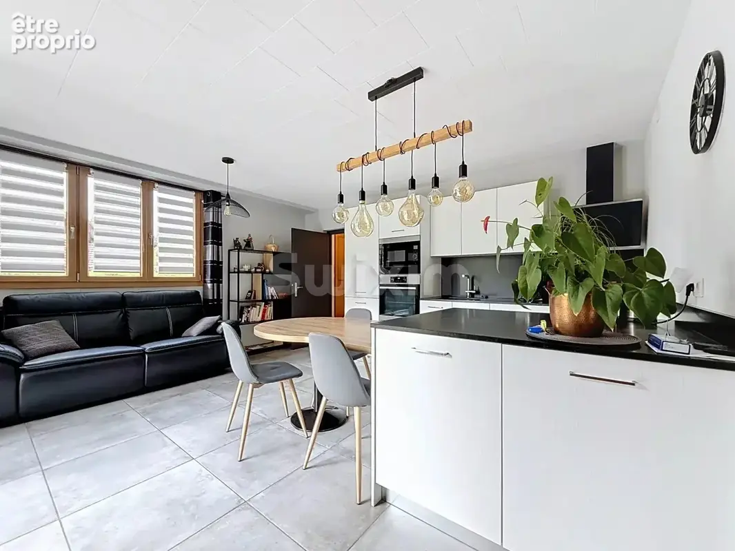 Grande maison composee de 2 appartements et garage - photo 2