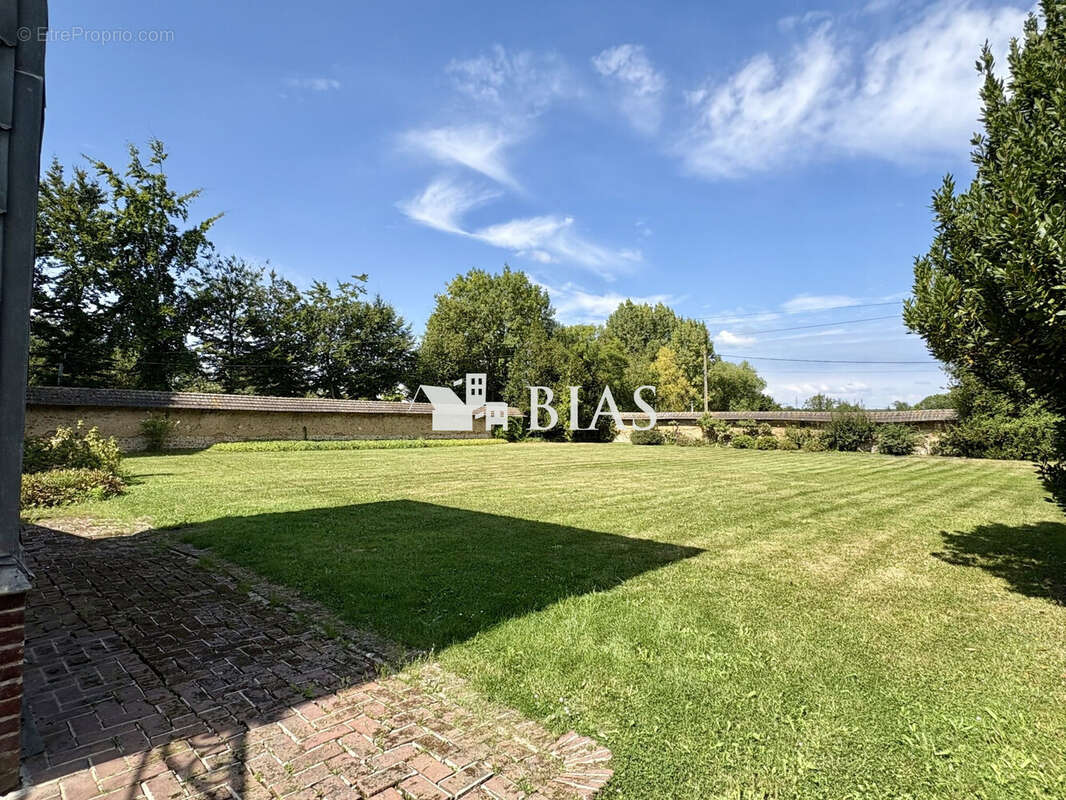 326 m² à Bourg-Achard  - photo 8