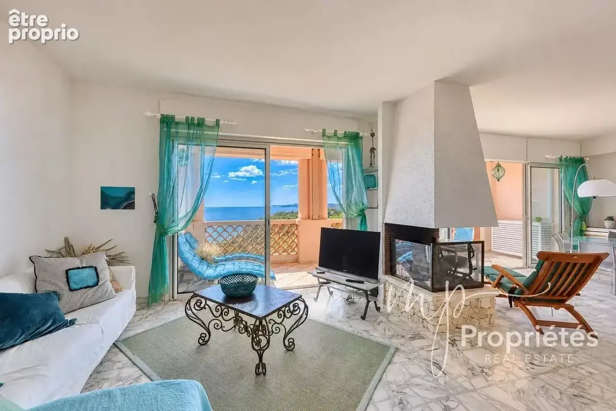 À VENDRE Rayol Canadel sur mer – Appartement de charme au dernier étage – Vue mer – Plage et village à pied. - photo 7