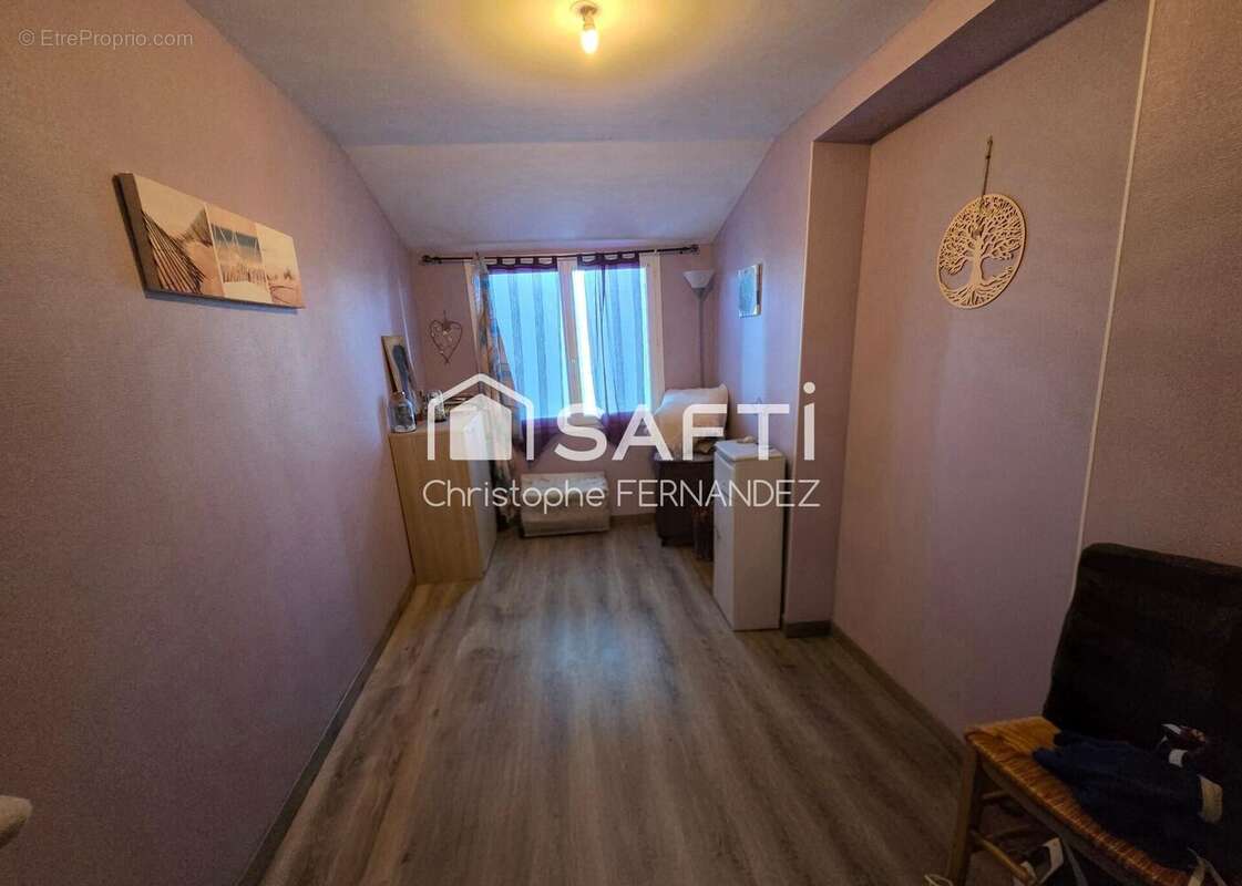 Maison 304 m² à Montendre  - photo 8