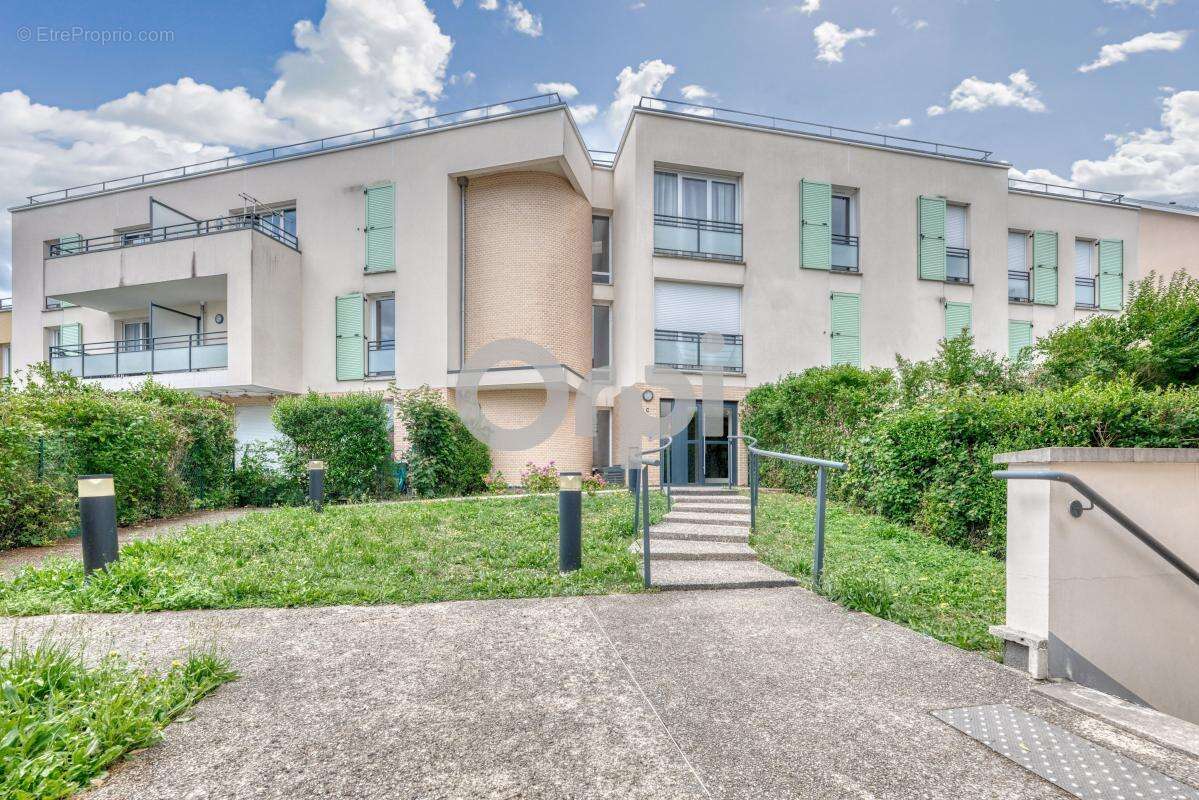 Appartement à FERRIERES-EN-BRIE