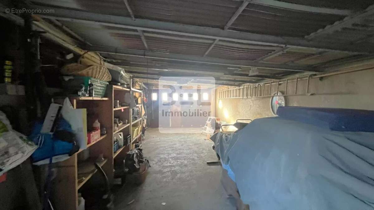 Maison à LAUDUN-L'ARDOISE