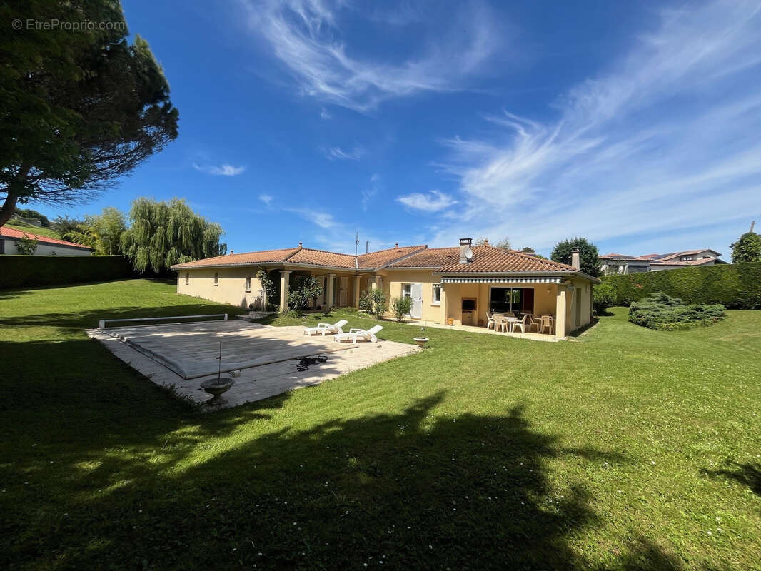 Maison à LACHASSAGNE