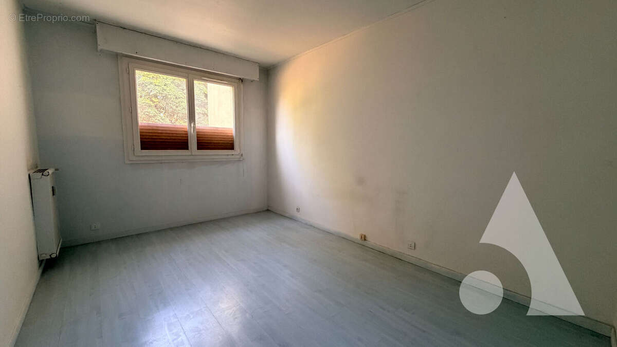 F3 avec balcon + cave et place de parking privée - photo 7