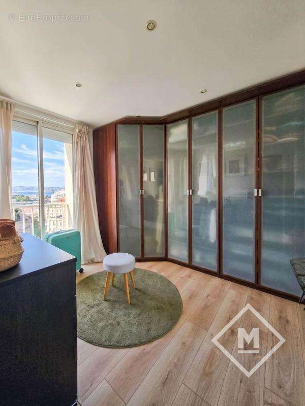 Appartement à MARSEILLE-7E