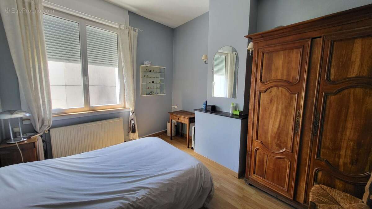 Maison de caractère rénovée centre ville, 4 chambres - photo 10