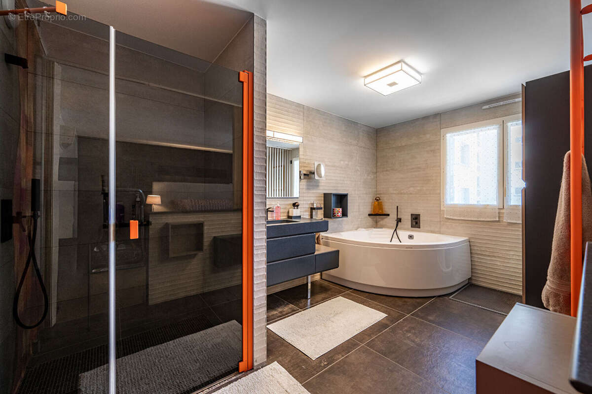Appartement à AIX-LES-BAINS