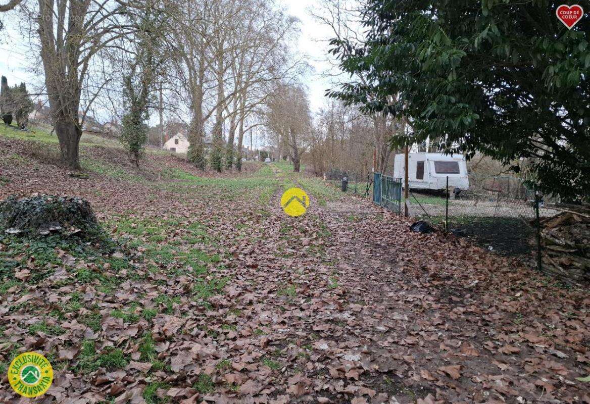 Terrain à LUNERY