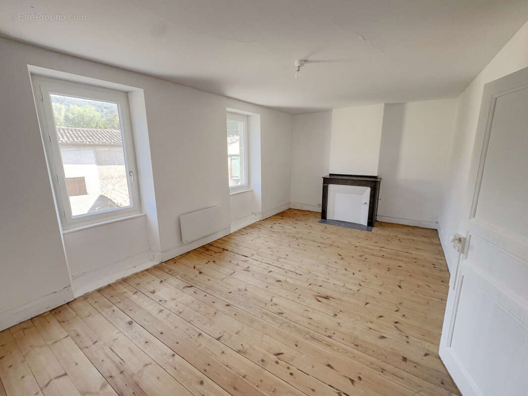 Grande Maison rénovée 175 m2 avec jardin ! - photo 9