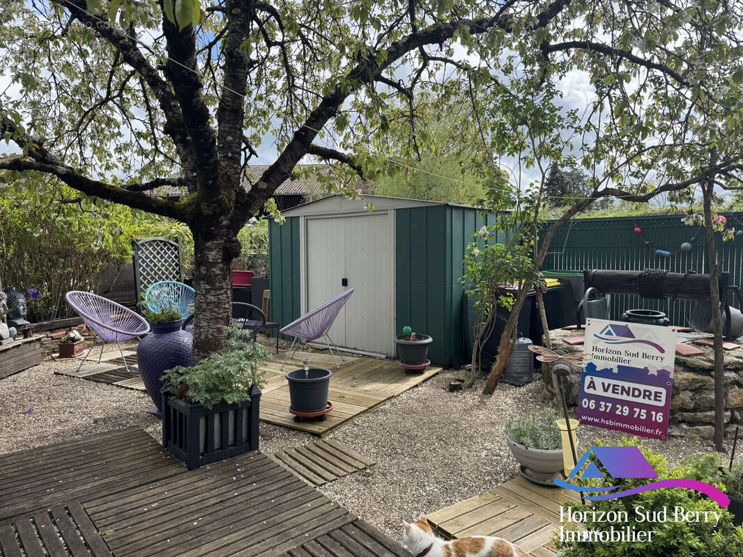 Cabnon dans la cour - Maison à BEDDES