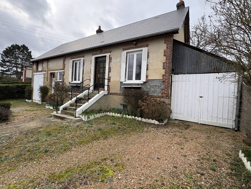 Maison à SAINTE-GAUBURGE-SAINTE-COLOMBE