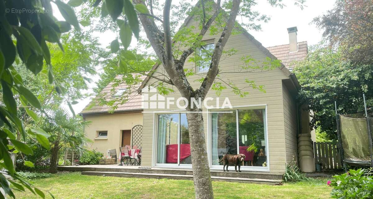 Maison à NOYEN-SUR-SARTHE