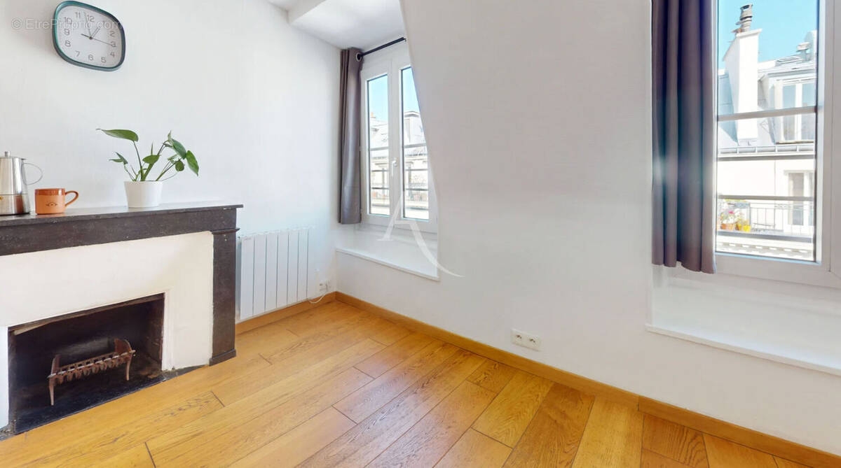 Appartement à PARIS-10E