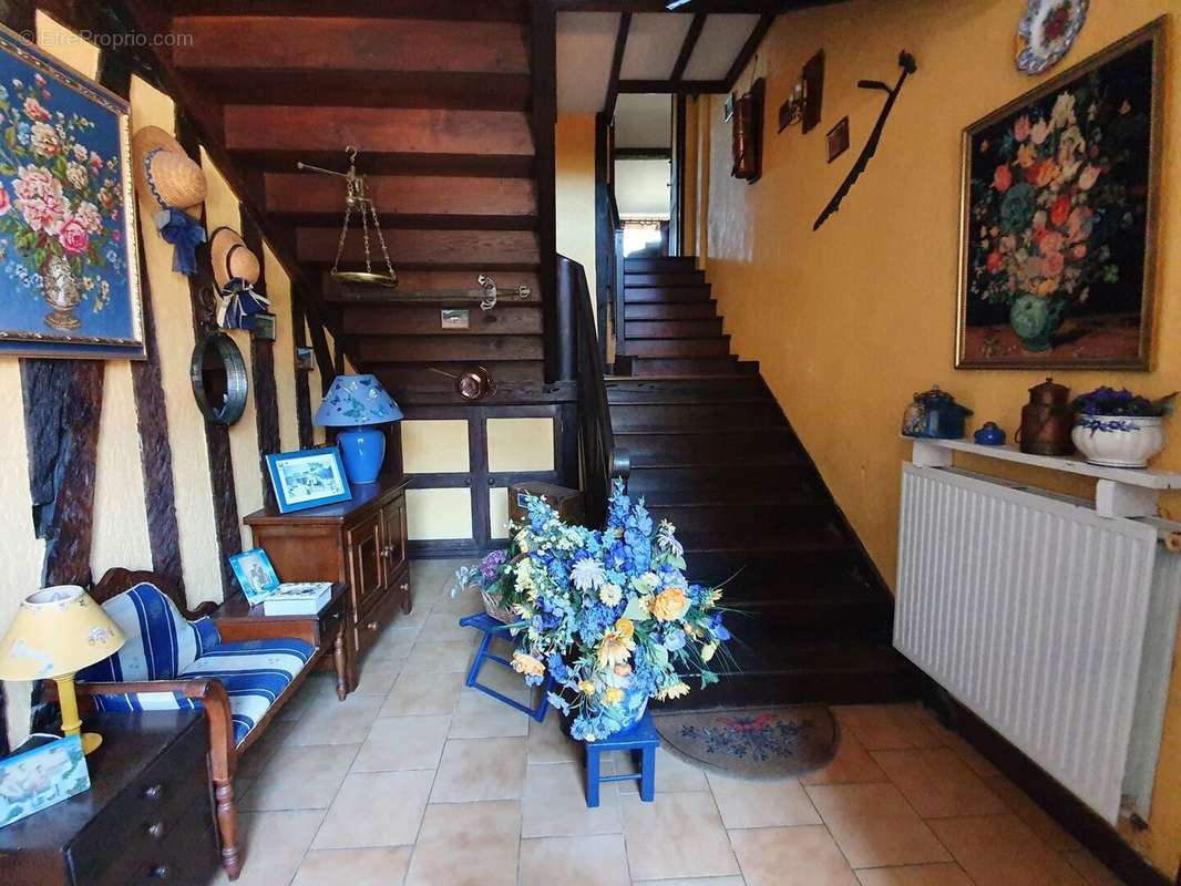 entree escalier - Maison à BARCUGNAN