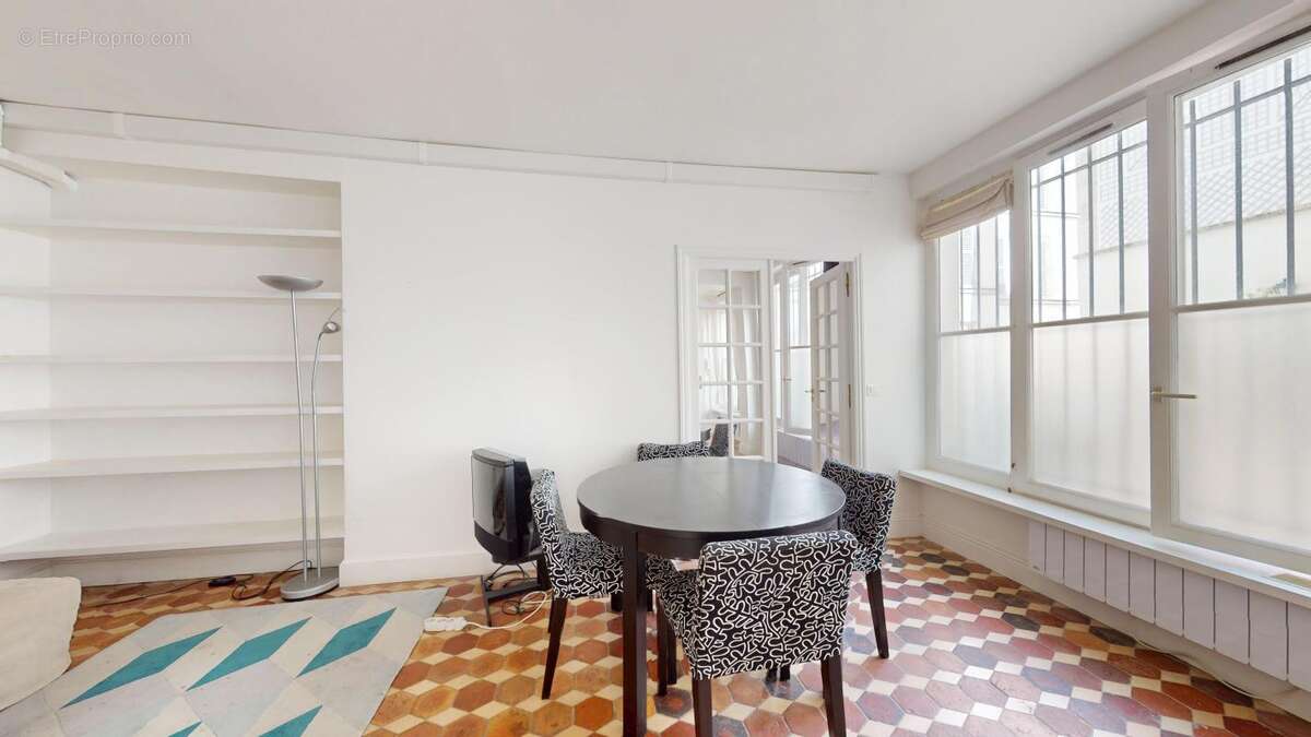 Appartement à PARIS-7E