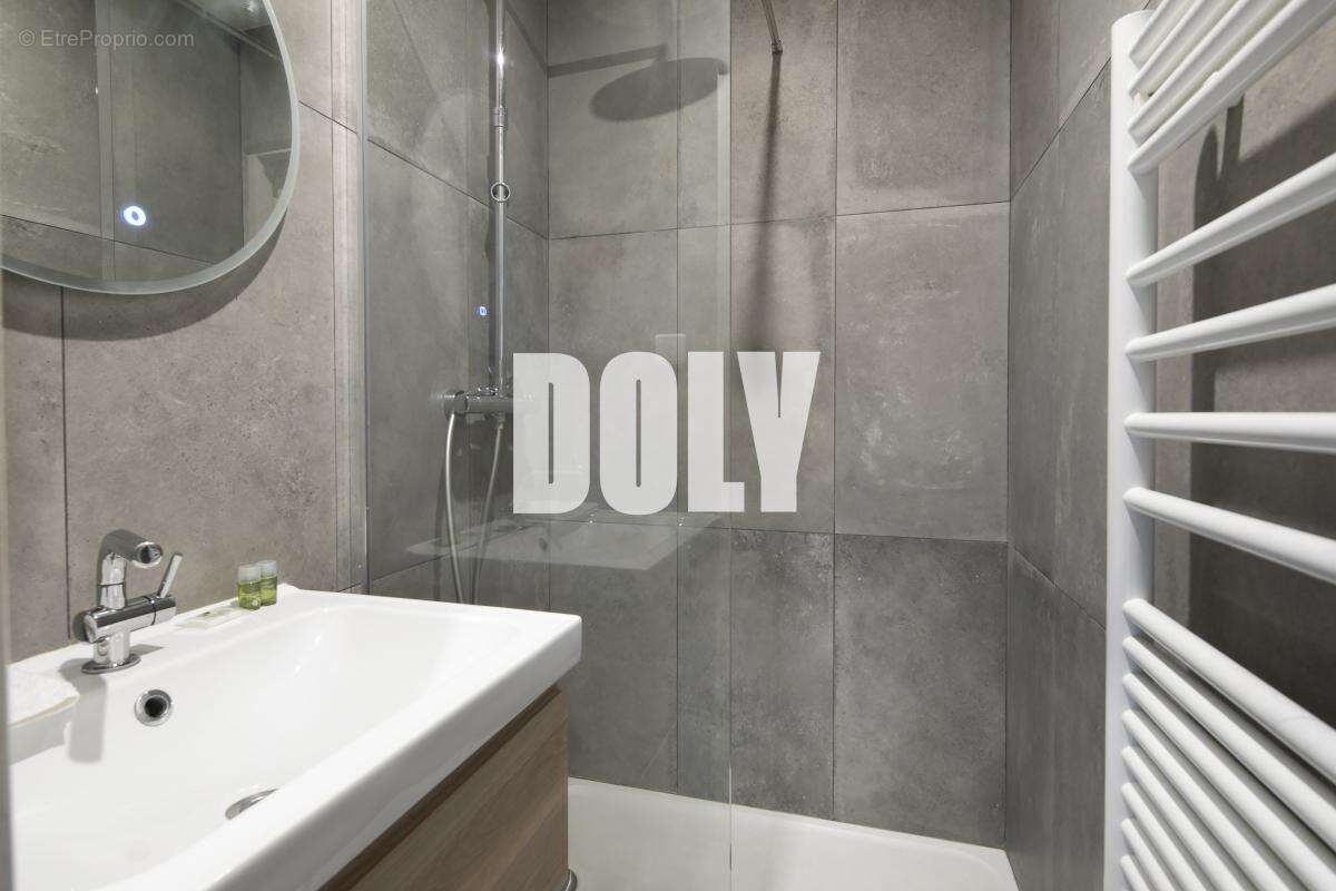 Appartement à PARIS-18E