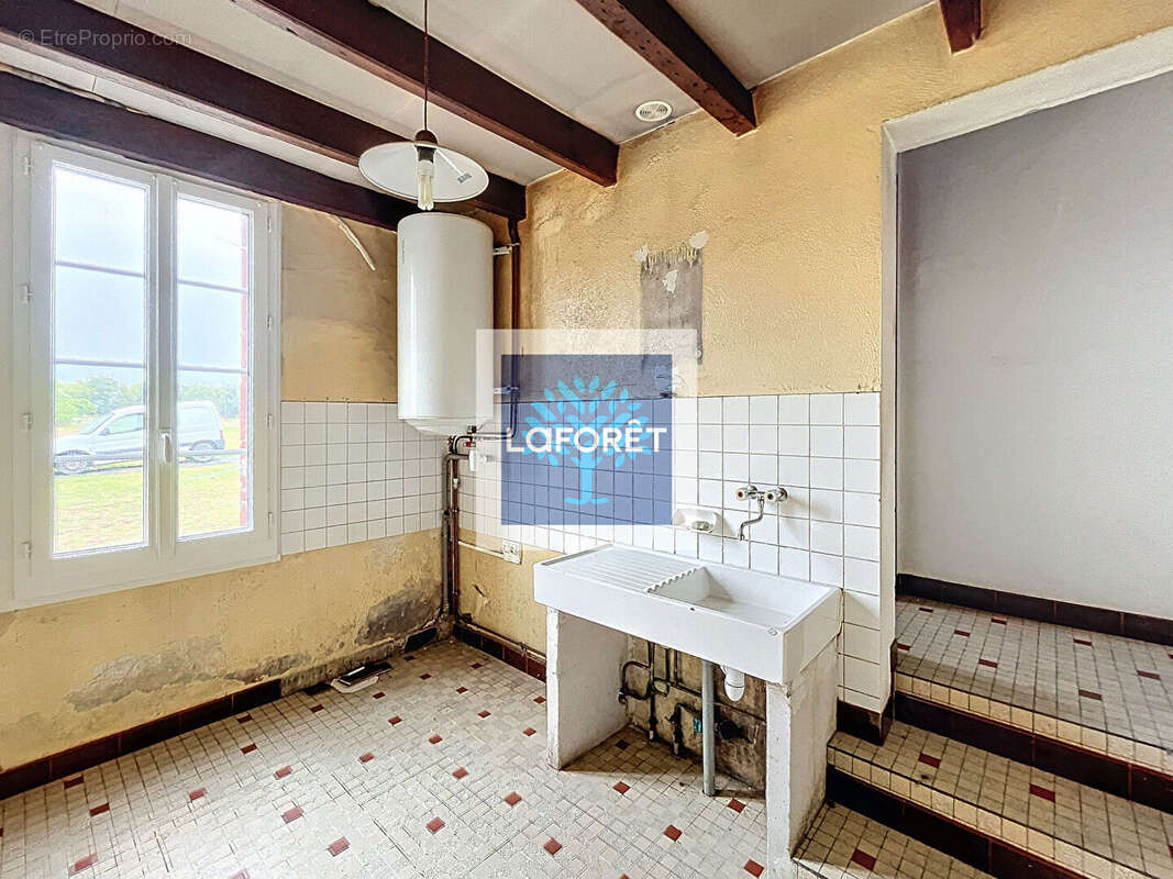 Maison à MONTLIEU-LA-GARDE