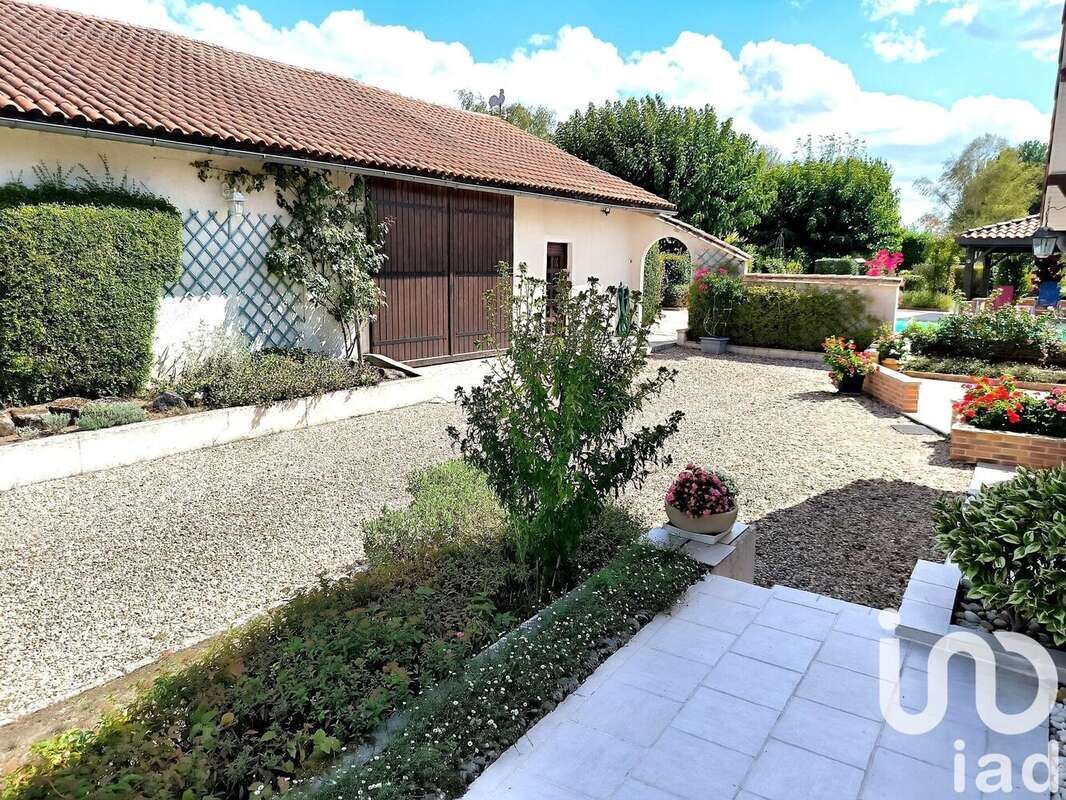 Photo 8 - Maison à TIZAC-DE-LAPOUYADE