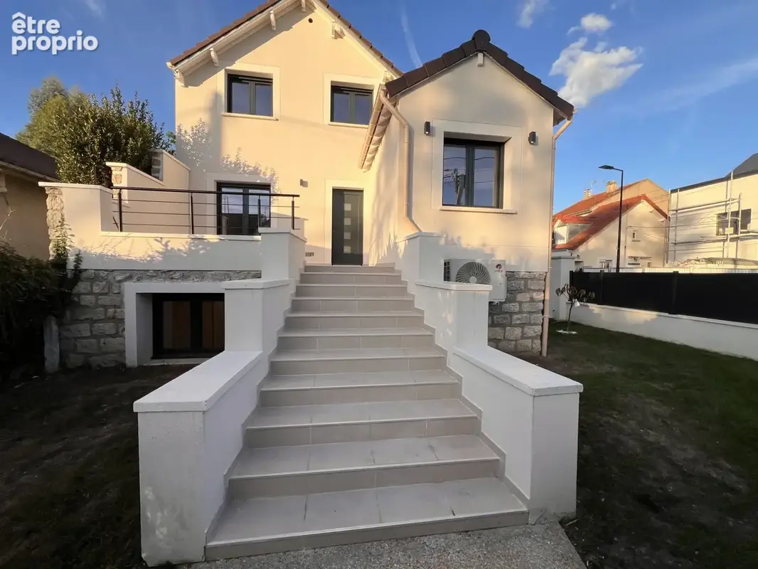 Maison à SARTROUVILLE