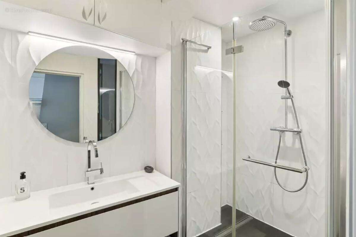 Appartement à PARIS-2E