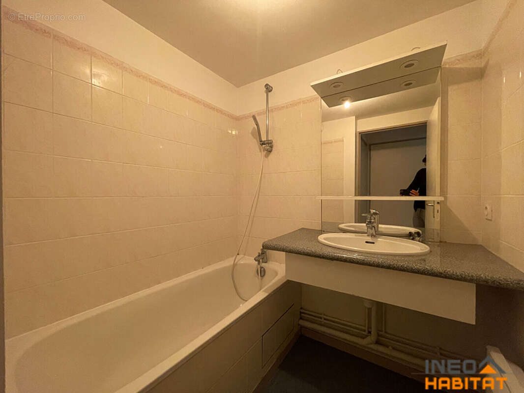 Appartement à LA MEZIERE