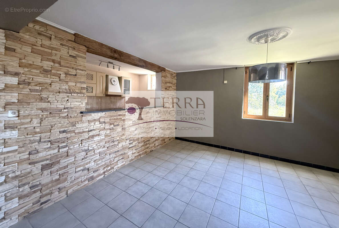 Appartement T4 de 106 m2 - Prunelli Di Fiumorbo - photo 5