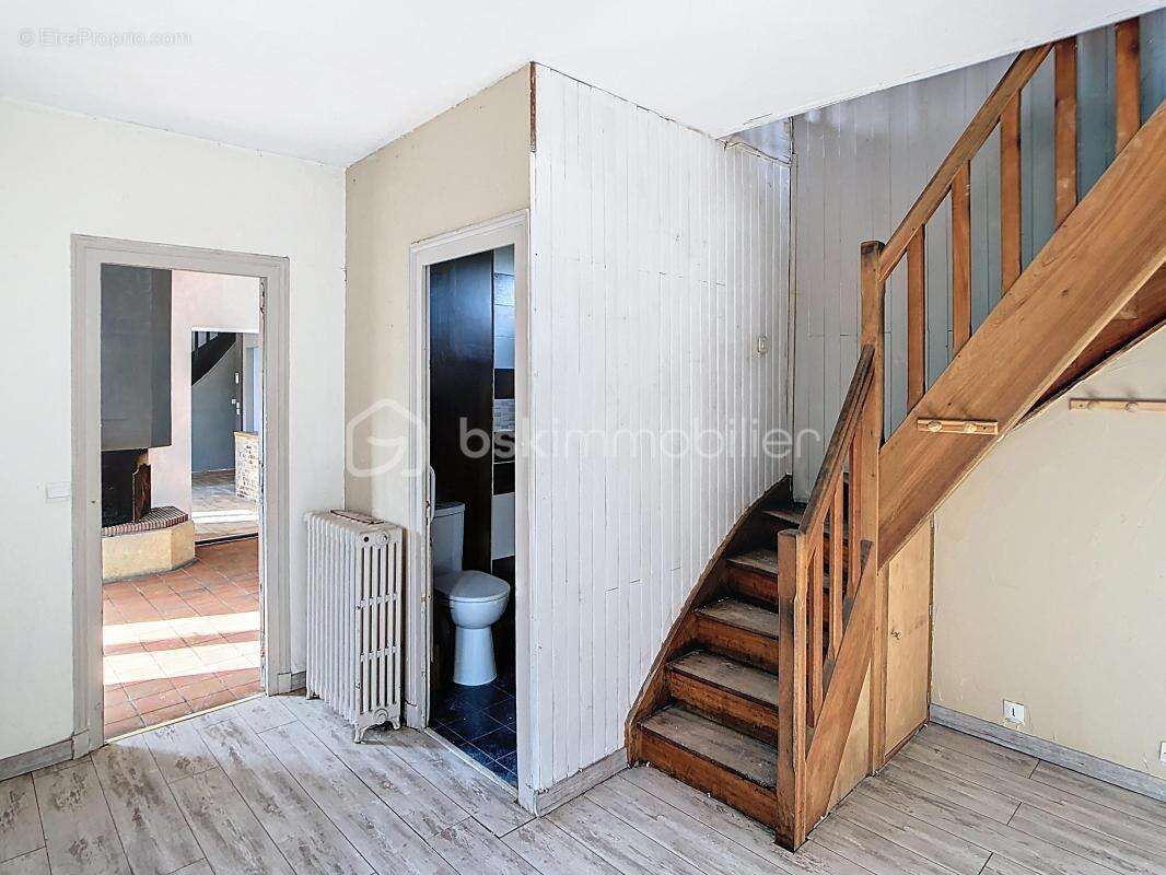 Maison à AMILLY