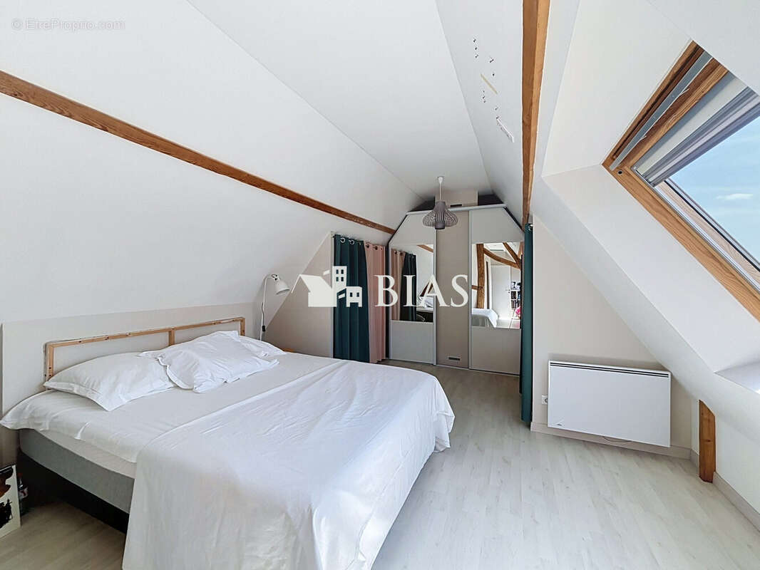 Maison 122 m² à Crosville-La-Vieille  - photo 9