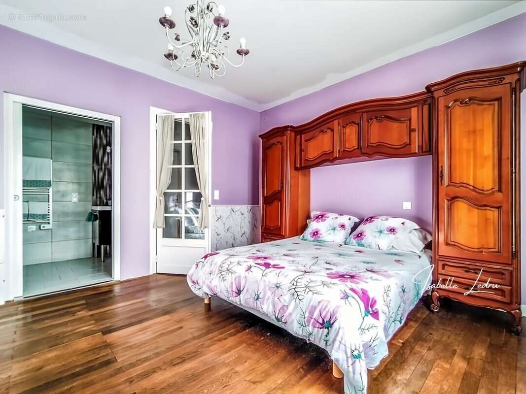 Maison 188 m² à La Chapelle-Glain  - photo 35