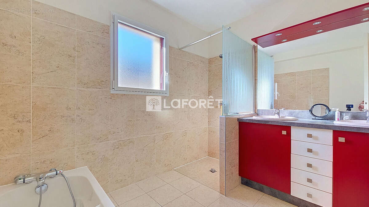 Maison à NOYAL-SUR-VILAINE