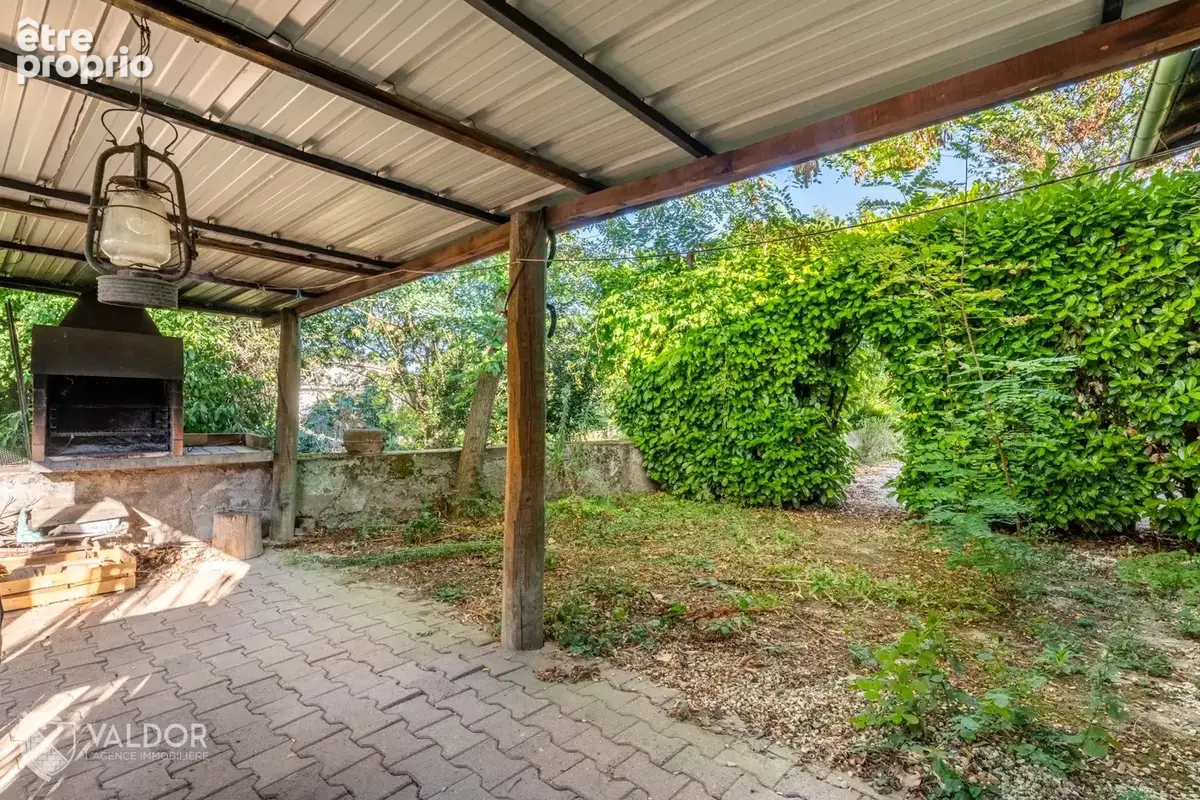 Genay centre - Maison familiale à créer - Jardin de 930 m² - photo 2